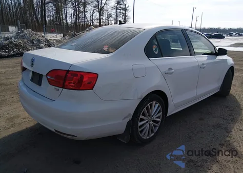2013 Volkswagen Jetta 2.0L Tdi from USA, damaged, VIN 3VWLL7AJXDM373664